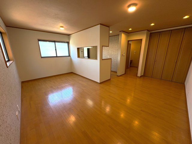 寺戸町東野辺の居間・リビング