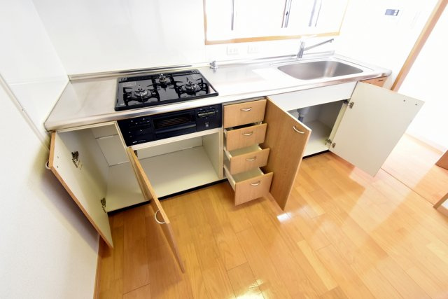 NTPRレジデンス甲子園四番町のキッチン|キッチン収納　キッチン広い
