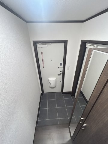 アスフォートの玄関