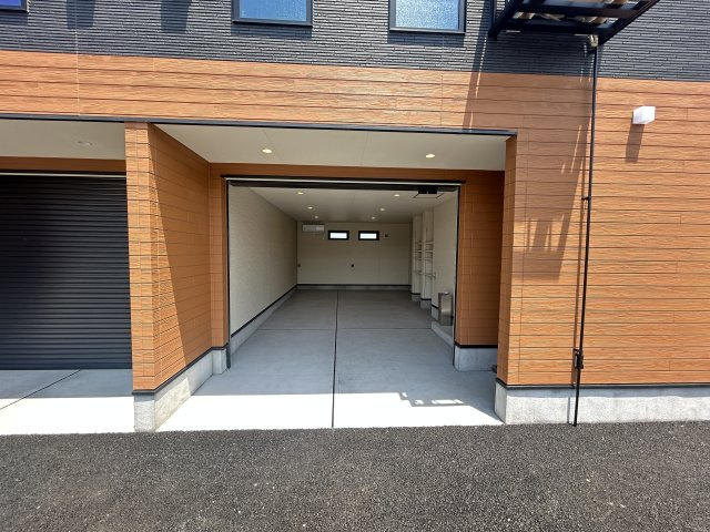 アスフォートの駐車場