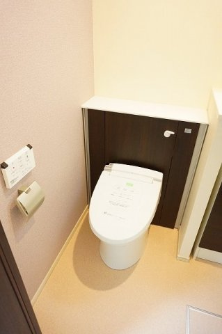 メゾン　ド　フルールⅡの洗面所|ゆったりとスペースのある洗面所