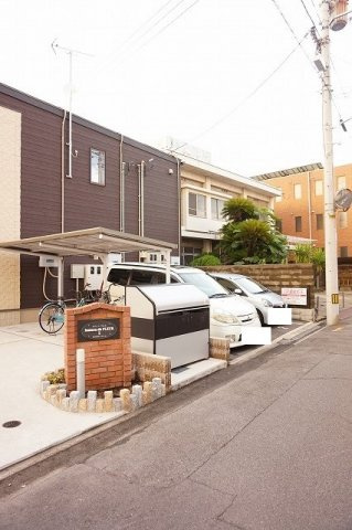 メゾン　ド　フルールⅡの駐車場|駐車場に車を止められます