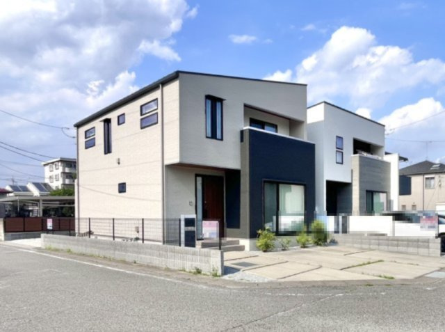【中古戸建】高崎市高関町の外観|■外観｜閑静な住宅街で始める新しい暮らし♪開放的な毎日をあなたへ(^^♪