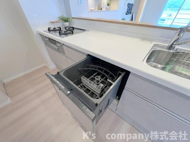 ◎藤沢市片瀬海岸2丁目　片瀬東映マンションのキッチン|家事の負担を軽減してくれる食器洗い乾燥機付き☆