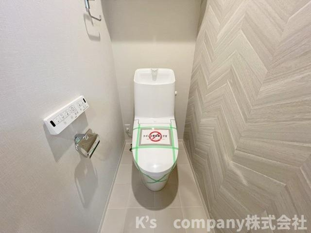 ◎藤沢市片瀬海岸2丁目　片瀬東映マンションのトイレ|白を基調とした清潔感のあるトイレ◇
