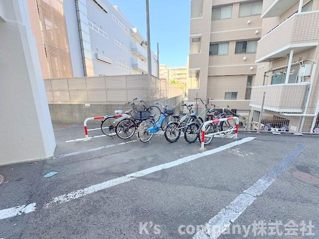 ◎藤沢市片瀬海岸2丁目　片瀬東映マンションの駐輪場|駐輪スペース◇