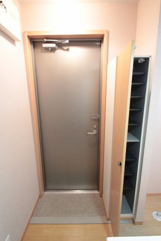 リヴィエール町屋の玄関