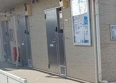 レオパレストシミの玄関