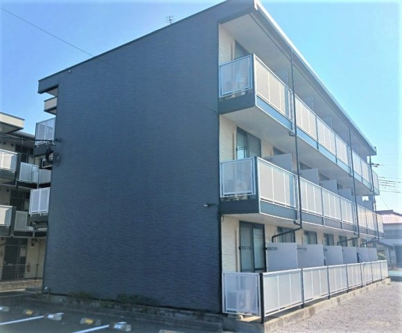 レオパレスカーニバルⅠの外観