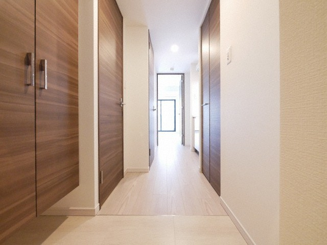 S-RESIDENCE天満Gracisの玄関