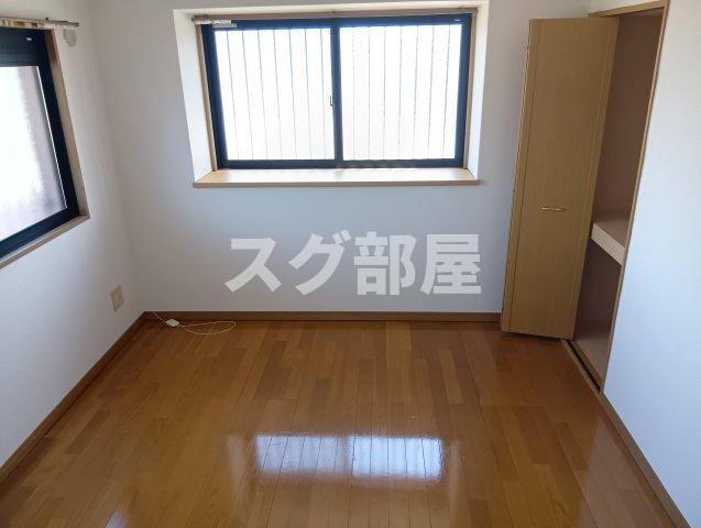 ルミエールかながわの洋室