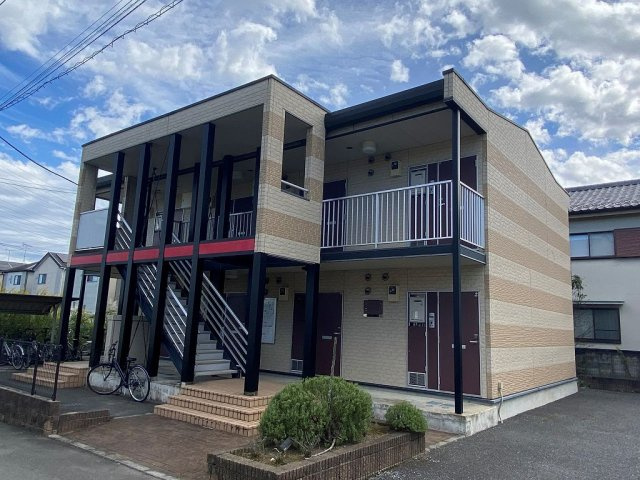 レオパレスガーネットの外観