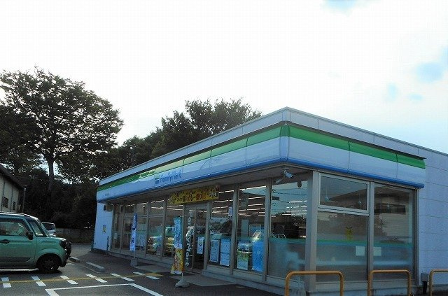 オークランドコーポの周辺|ファミリーマート 狭山東三ツ木まで350m