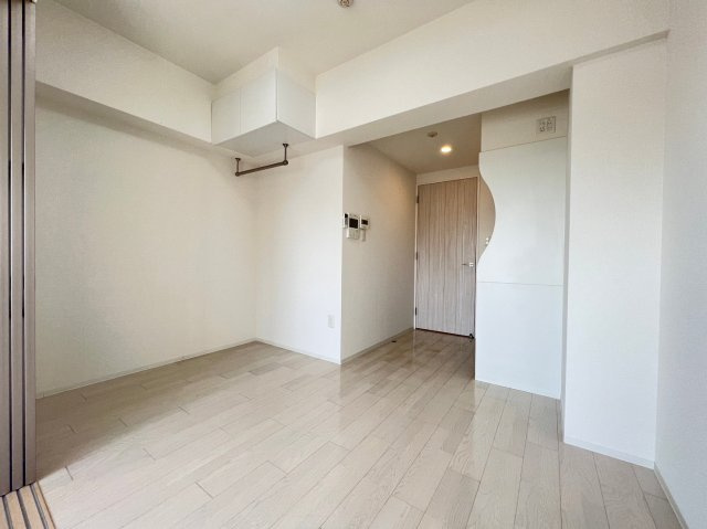 セレニテ夕陽丘ESTの洋室