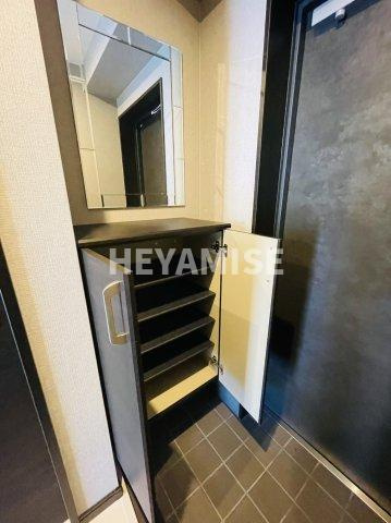 グランドステージ西山の玄関|※同物件反転タイプの写真でございます※現況を優先します※