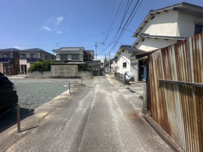 【前面道路含む現地写真】 | 売地　古三津1丁目