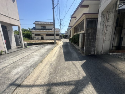【前面道路含む現地写真】 | 売地　古三津1丁目