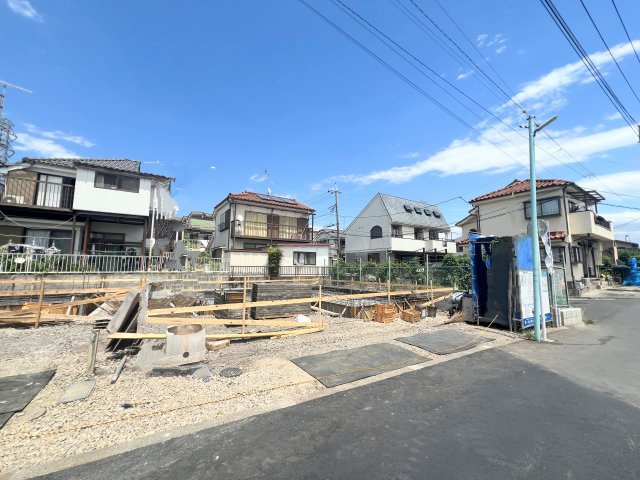 武蔵村山三ツ藤3丁目　全２棟　 新築戸建の前面道路含む現地写真