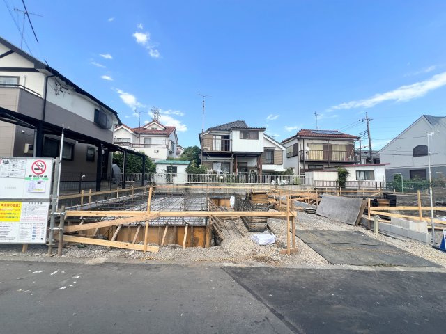 武蔵村山三ツ藤3丁目　全２棟　 新築戸建の前面道路含む現地写真