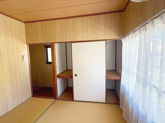 栗屋貸家　北の収納