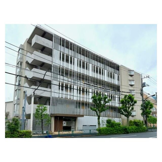【外観】 | KDXレジデンス杉並方南町 | 鉄筋コンクリート造のがっちりとした建物。