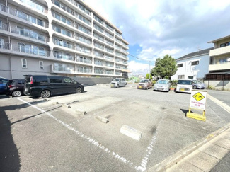 【駐車場】 | 白鷺スカイハイツ | 【システムキッチン新調】綺麗なキッチンで楽しくお料理できますね♪対面式ですので、家族と会話しながら楽しくお料理できますね！