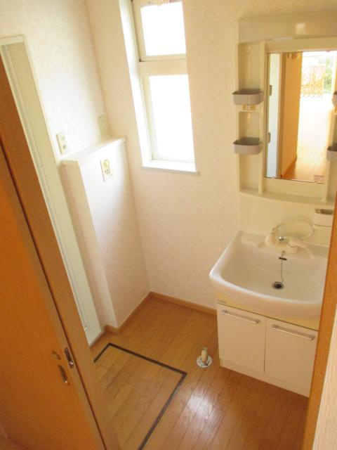 クイーンズヒルＤ棟の洗面所