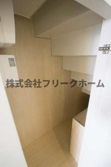 武蔵野市西久保１丁目の賃貸マンションの収納