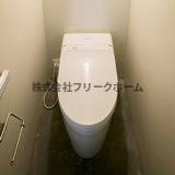 武蔵野市西久保１丁目の賃貸マンションのトイレ