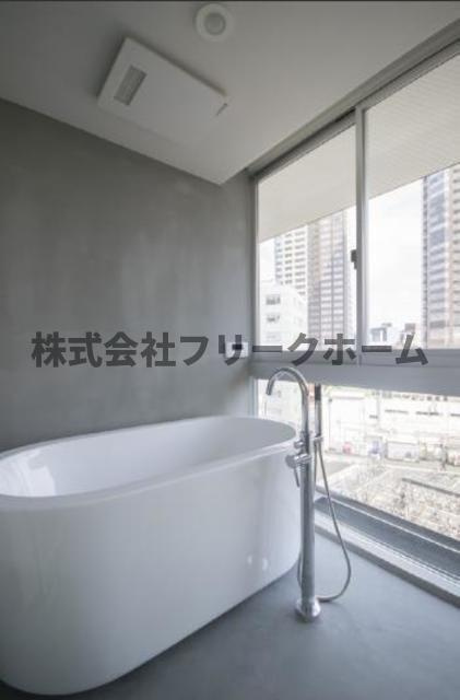 武蔵野市西久保１丁目の賃貸マンションの浴室