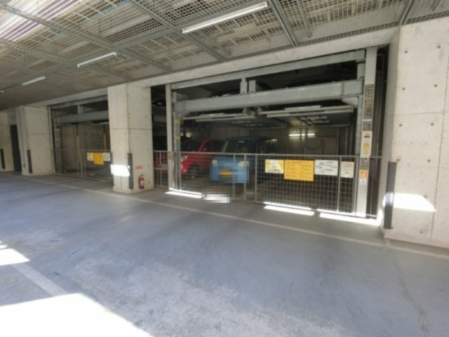 【駐車場】