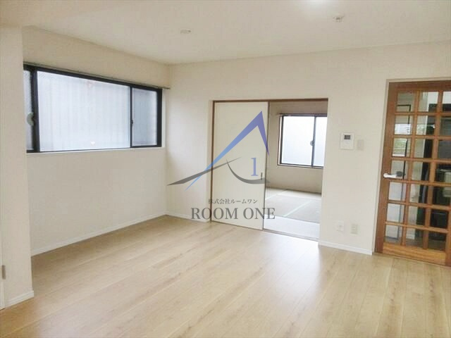 ヴィラ西小山の居間・リビング|洋室のお部屋です。