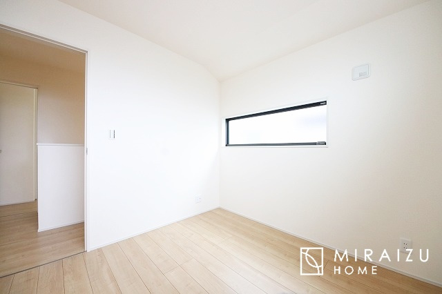 【洋室】 | 建物完成につき、実際のお部屋をごゆっくりご見学いただけます。お休みの日にご家族で見学はいかがでしょう。