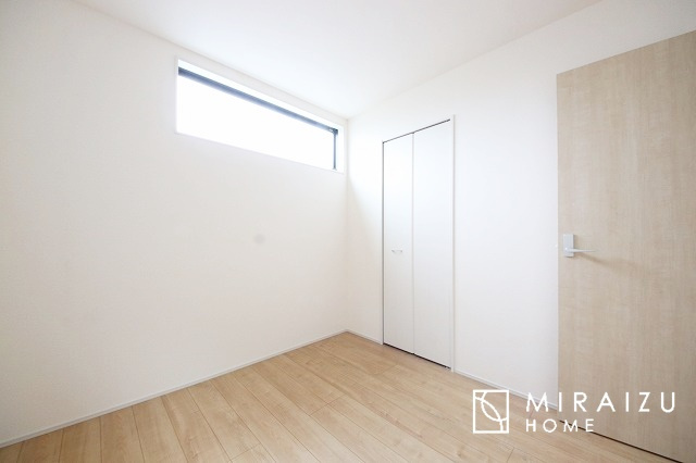 【洋室】 | 建物完成につき、実際のお部屋をごゆっくりご見学いただけます。お休みの日にご家族で見学はいかがでしょう。