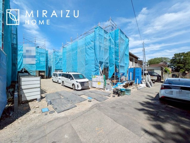 【外観】 | 陽当たりが心地の良いリビング空間です。日中はカーテンを開けて自然な光を取り込みリラックスして過ごしたいですね、照明器具もセンスの良いものを使いたいですね。