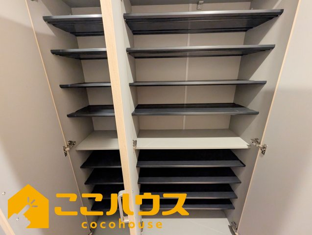 ライオンズマンション三原第2の収納|大容量のシューズボックス