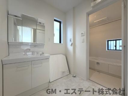 宮崎市月見ケ丘1丁目　新築住宅（A号棟）の脱衣所