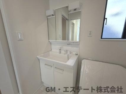 宮崎市月見ケ丘1丁目　新築住宅（A号棟）の独立洗面台