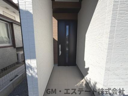 宮崎市月見ケ丘1丁目　新築住宅（A号棟）の玄関