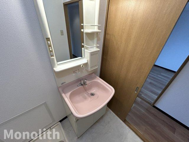 龍の樹マンションの独立洗面台