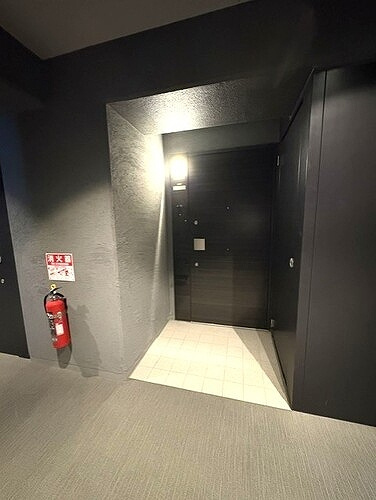 プレミスト京都六角通堂之前町の玄関|TVモニタ付きインターホン