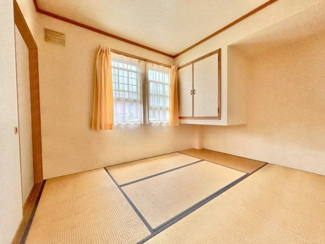 緑苑台東2条1丁目戸建の和室|１階和室６帖