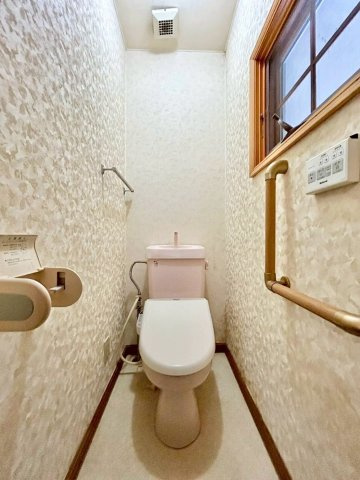 緑苑台東2条1丁目戸建のトイレ|２階トイレ