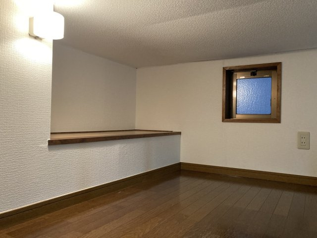 小金井市梶野町４丁目のアパートの居間・リビング