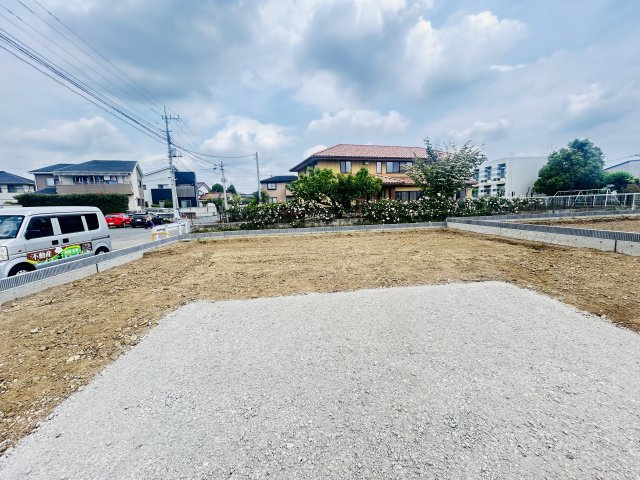 新築　高崎市下豊岡町全６棟　Blooming　Garden　1号棟の駐車場|現地写真　駐車スペースは並列3台分可能です！
