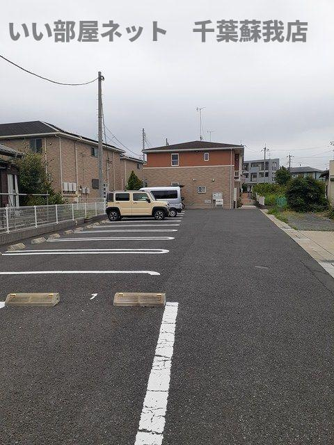 オリーブⅠの駐車場|駐車場に車を止められます