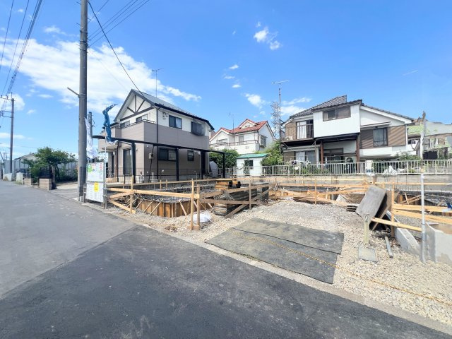 武蔵村山三ツ藤3丁目　全２棟　新築戸建の前面道路含む現地写真