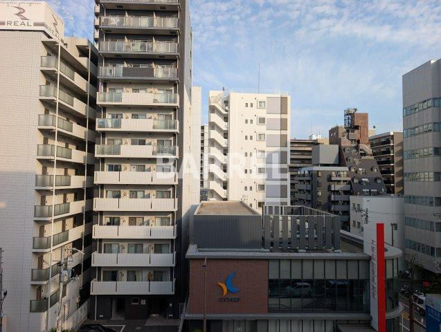 日生ロイヤルマンション十三の外観