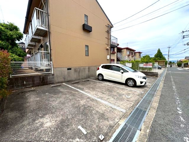 置田ハイツの駐車場