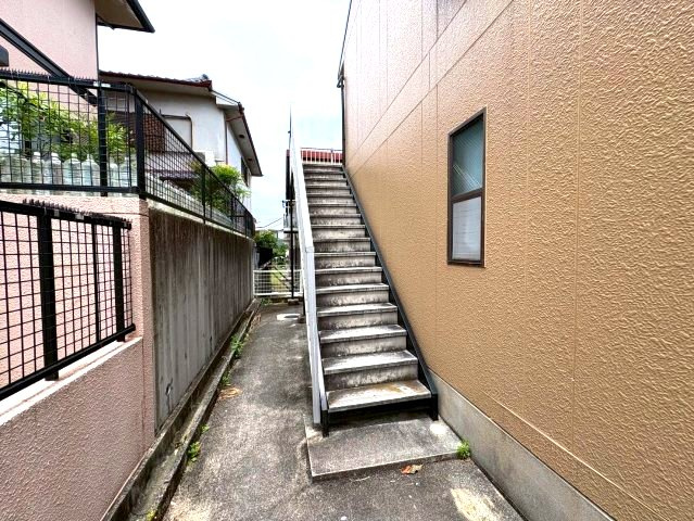 置田ハイツのエントランス